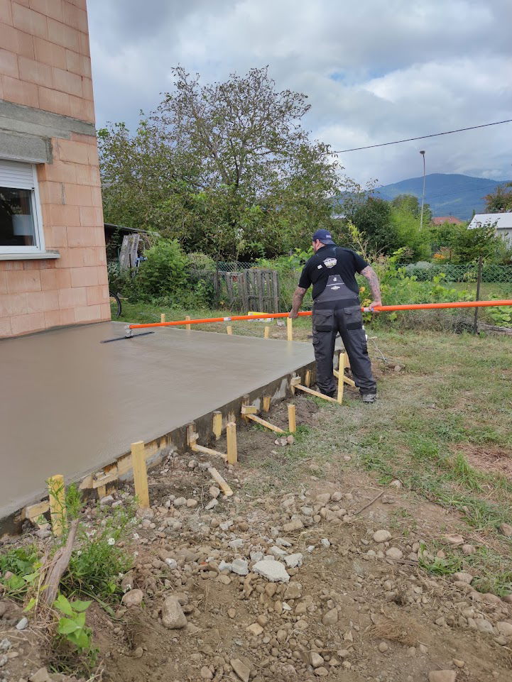 Dalle béton pour une future terrasse