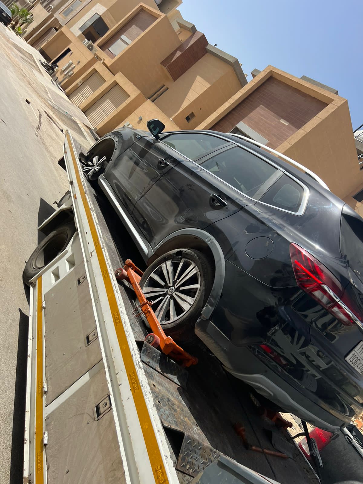 سطحة هيدروليك كفرات عجلات في الرياض