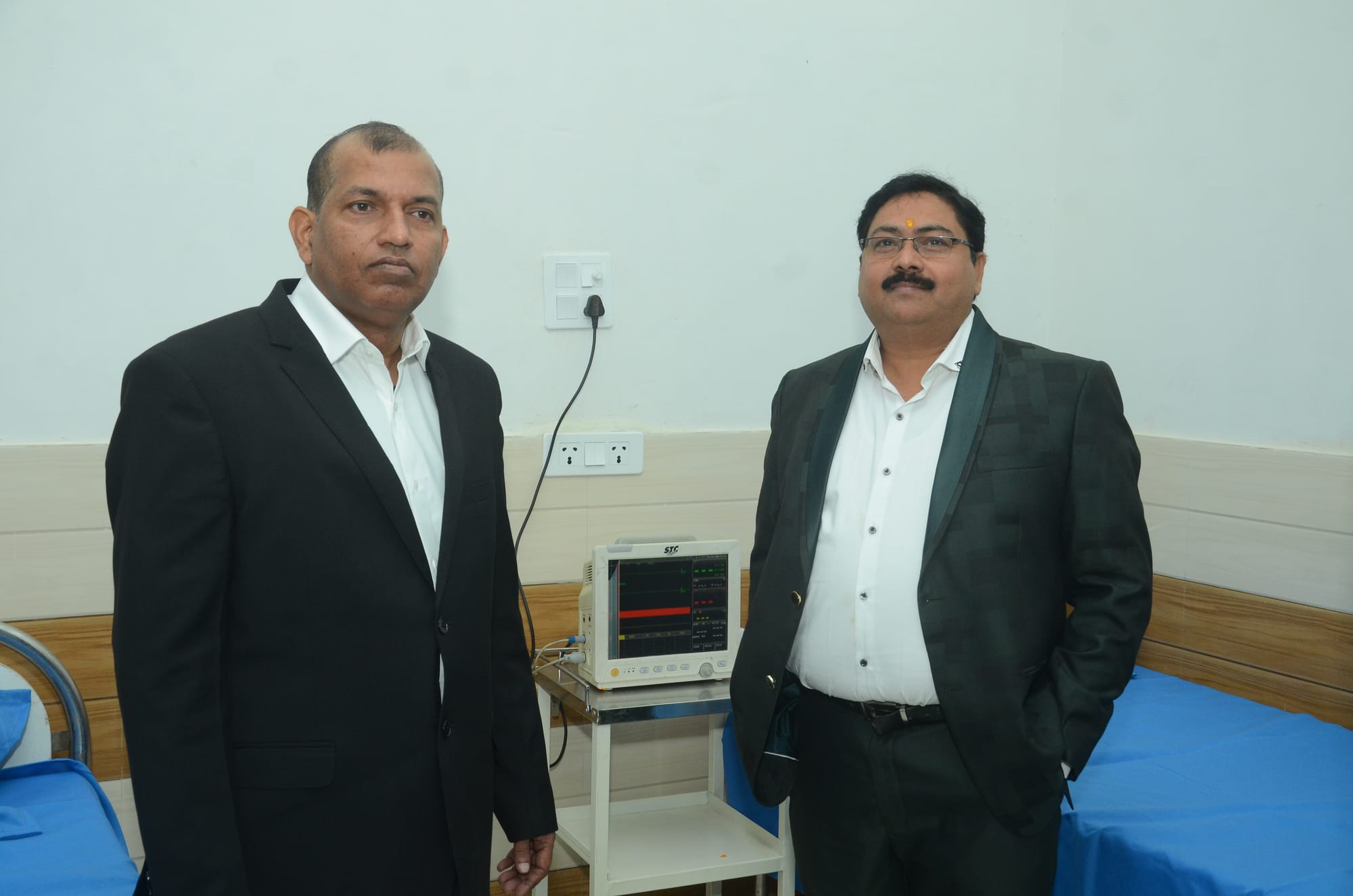 Dr Anil Mishra (MBBS,M.D) HEART SPEACILIST WILL GIVE FREE CAMP ON EVERY sunday