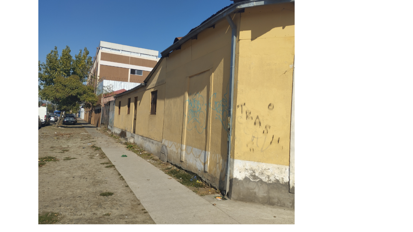 Se vende céntrico terreno de esquina, 350 m2,  en Plaza Arturo Prat Talca.