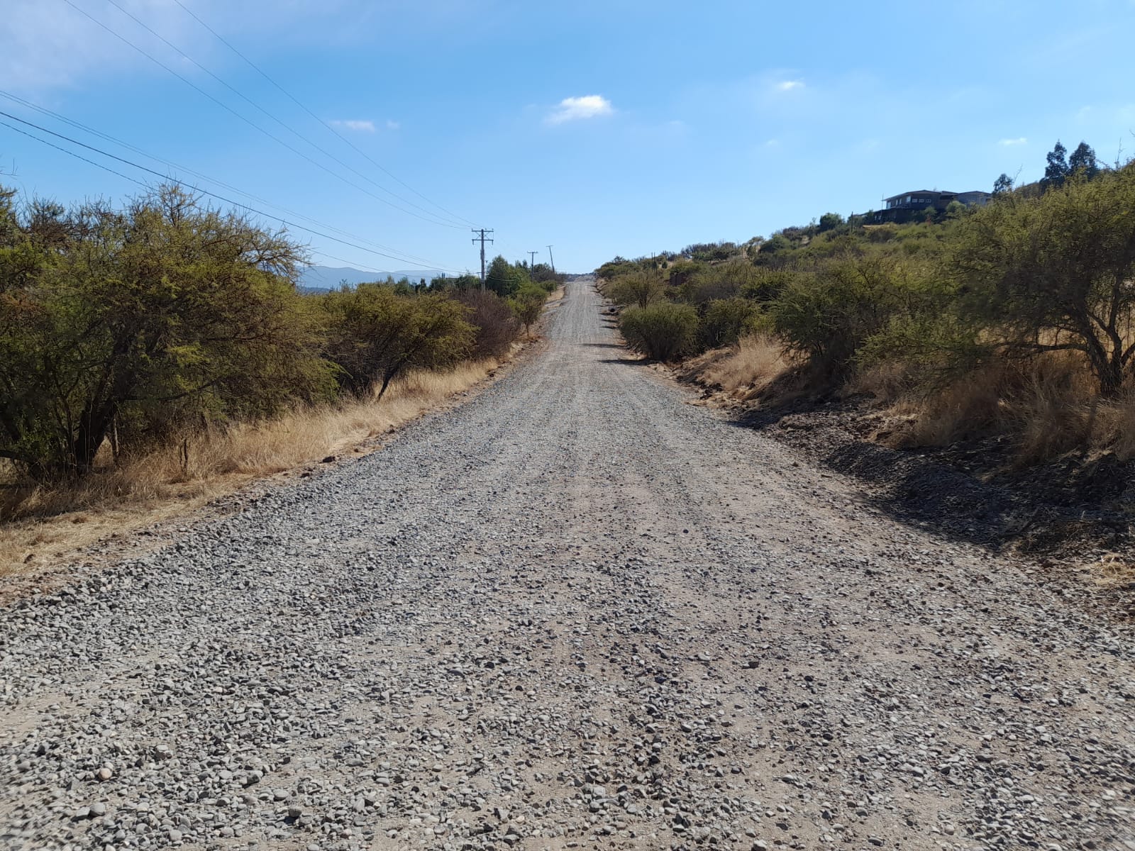 Se vende parcela de 5000 m2 en Loteo Lomas de Rauquén, Comuna de Pencahue, Región del Maule.