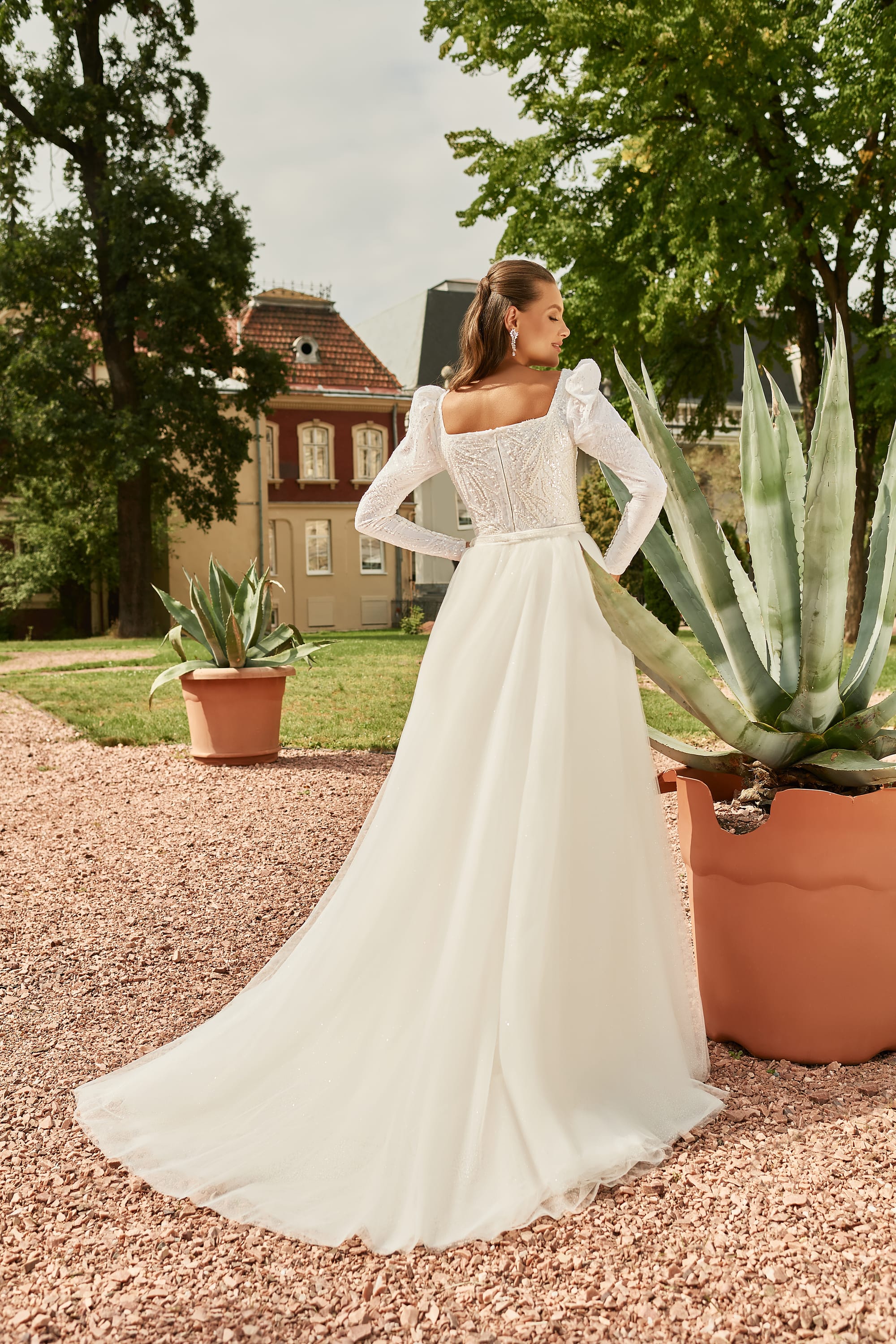HELEN 2305