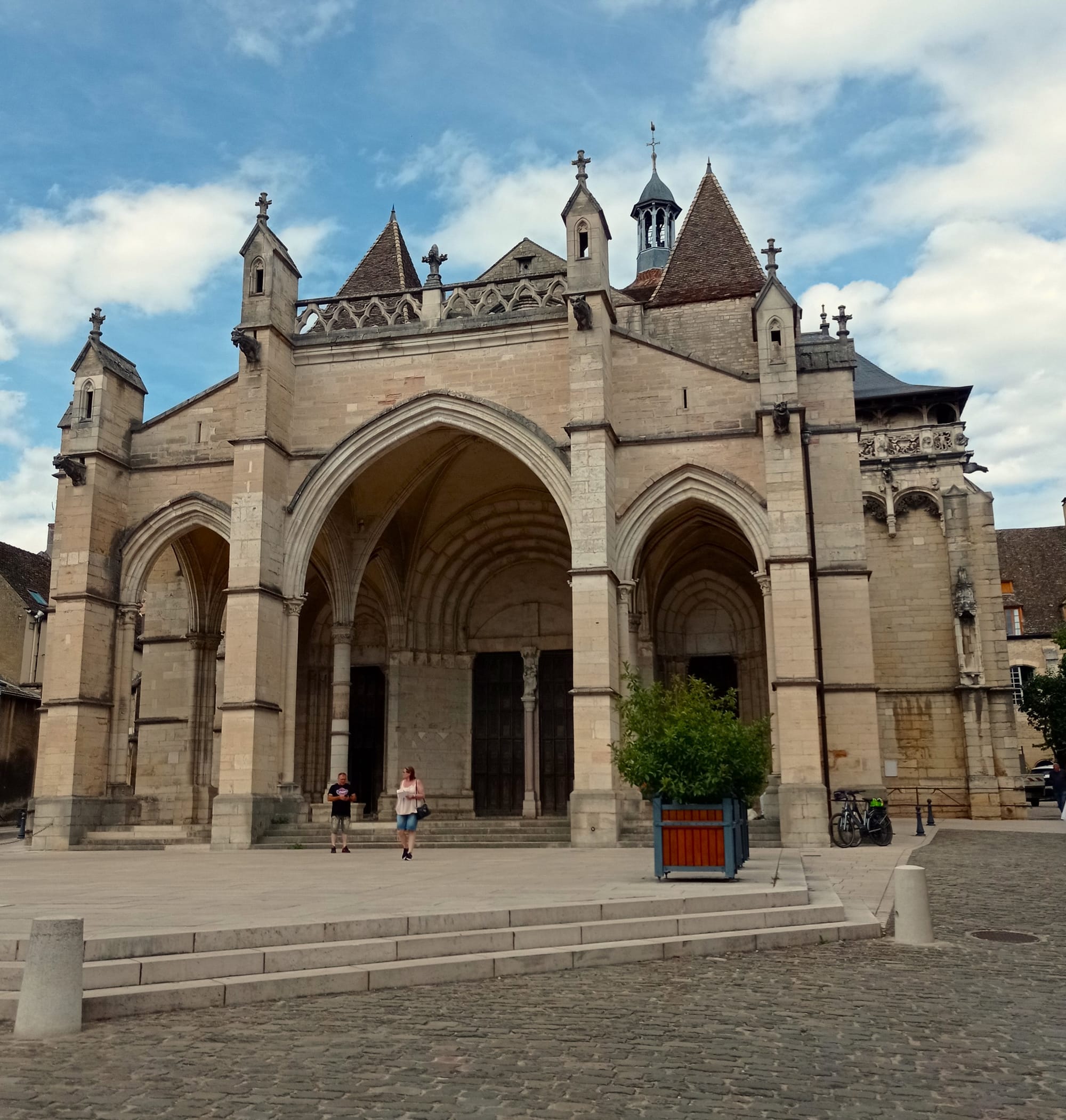 La Basilique Notre-Dame de Beaune