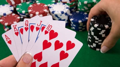 Mengapa bettor harus pindah meja poker online