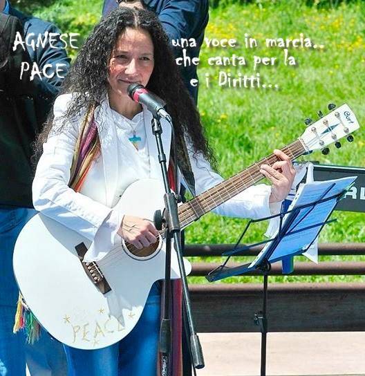 INTERVISTA ALLA CANTAUTRICE INDIPENDENTE AGNESE GINOCCHIO, LA JOAN BAEZ ITALIANA ( DI LAURA TUSSI)