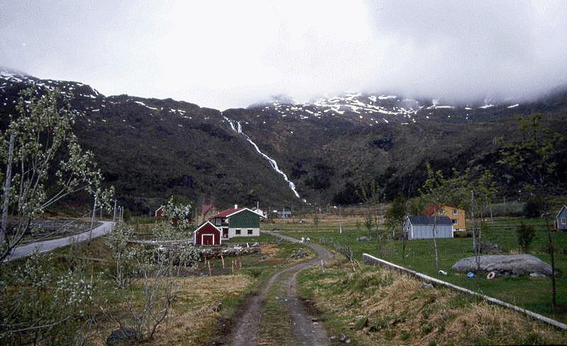 Laupstadelva, Vågan s.