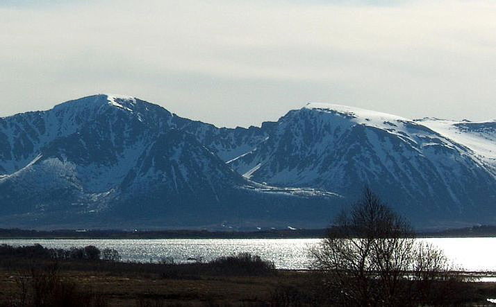 Hakan, médfjell ved Lovikka, Bjørnskinn s.