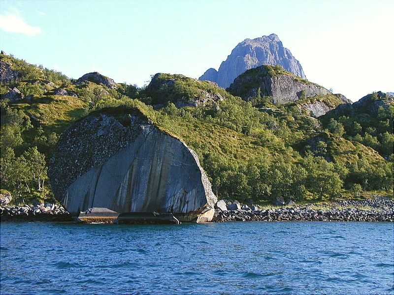 Seglsteinen ved Fiskebøl. Foto Øystein Rysst.