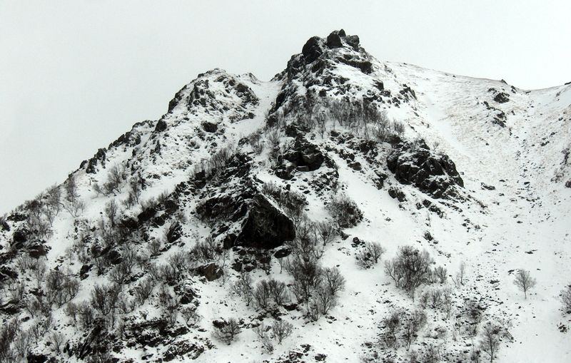 Ramnereiret, blokk i Bø-fjellet. Bjørnskinn s.