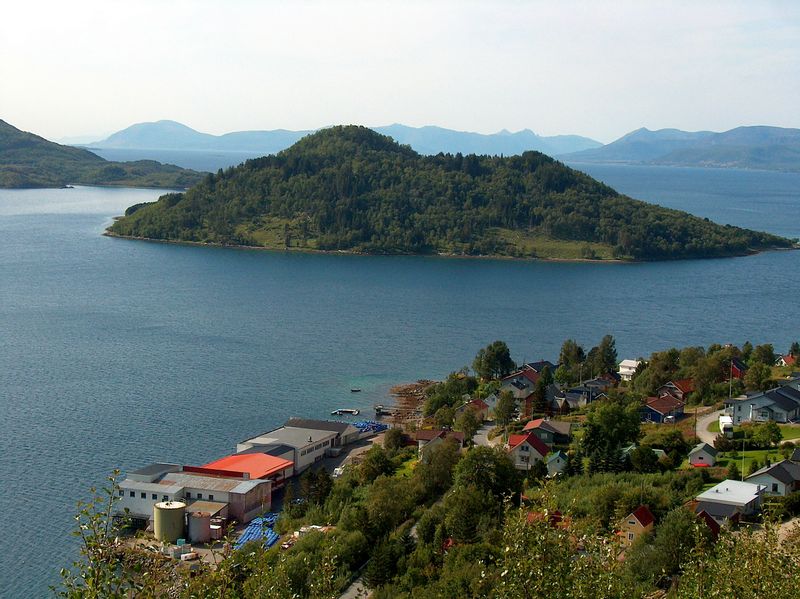 Åserøya i Sigerfjorden, Sortland s.