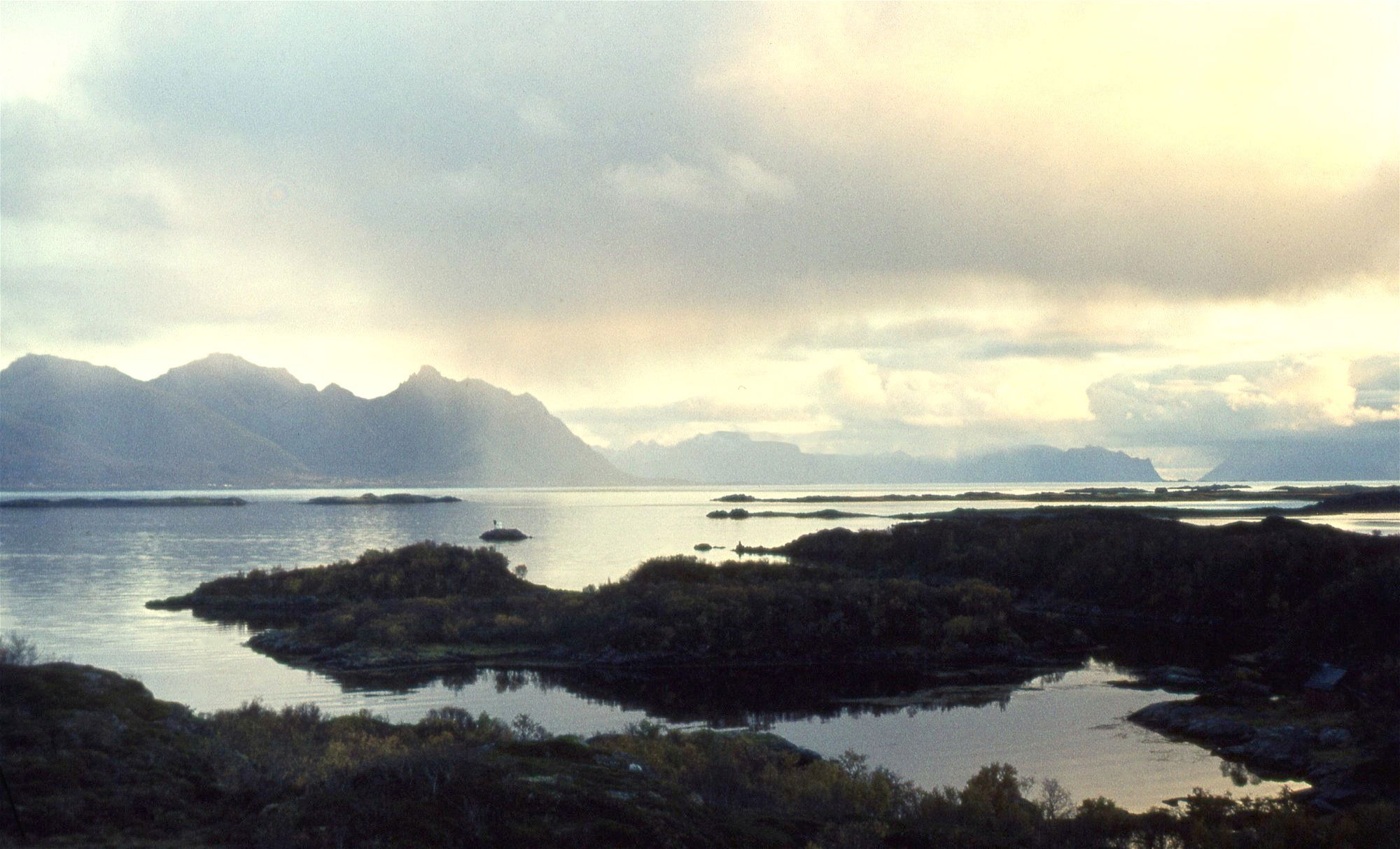 Langsjøen ved Auvåg. Bø s.