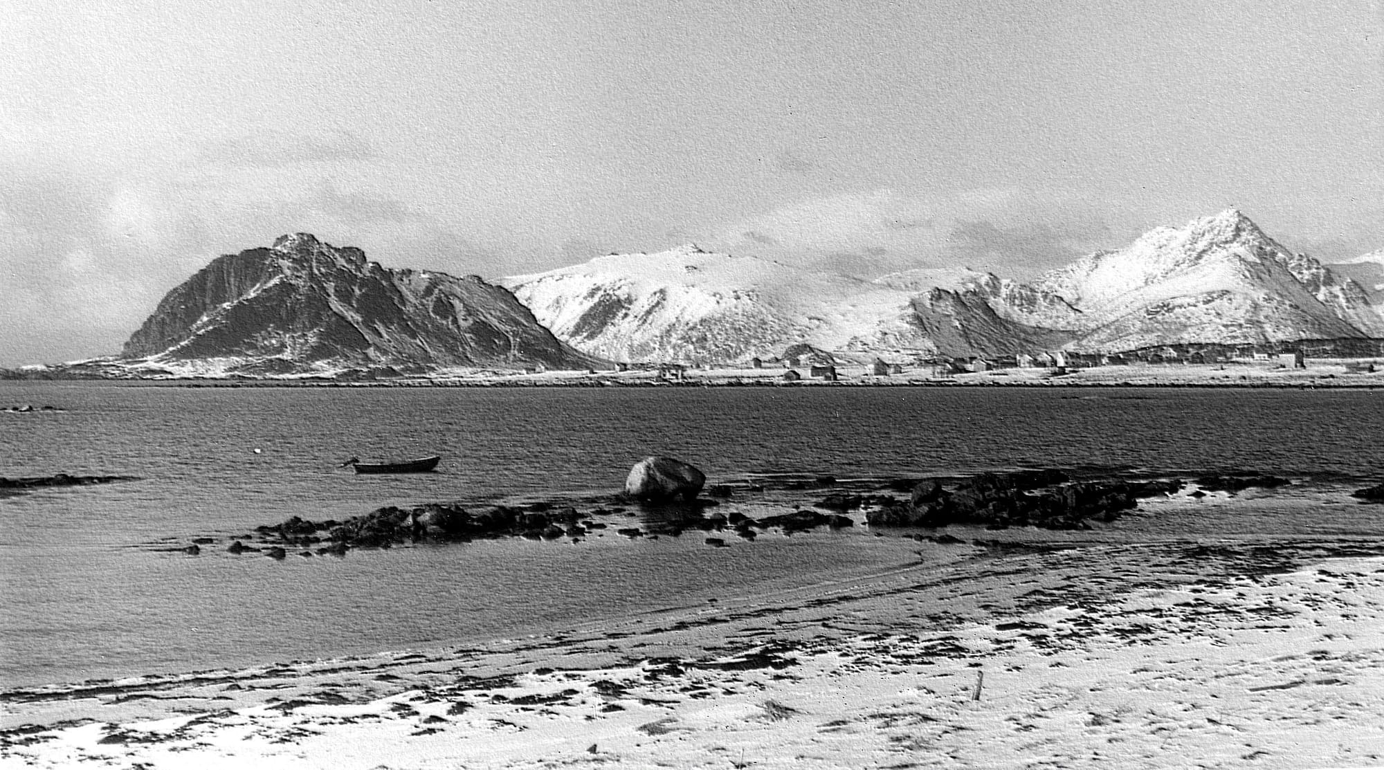 Stuttsjøen (Støttsjyen) på Vinje. Bø s.