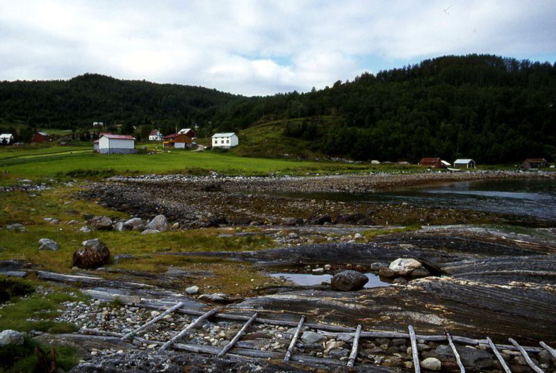 Balsnes (med lunnar) Ballangen s. I bakgr. Sletta og Slettabakken.