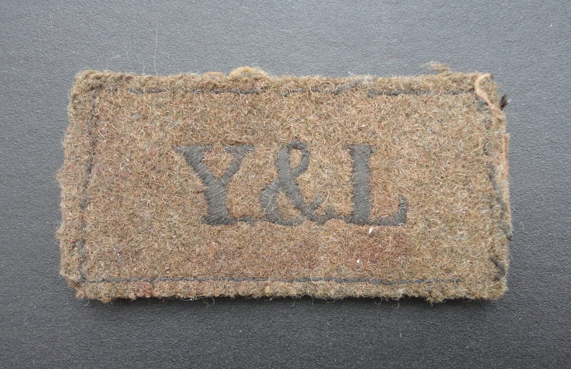 Y&L Cloth Slip on title