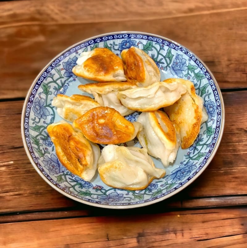 16. Pork, Chives and Prawn Dumplings (10 pcs)