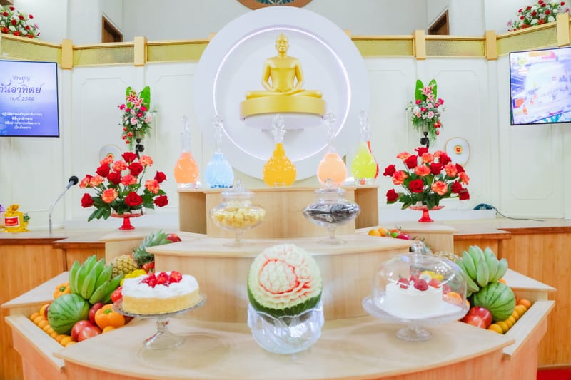 Bucha Khao Phra (Food offering to the Lord Buddha ceremony) on Saturday at night