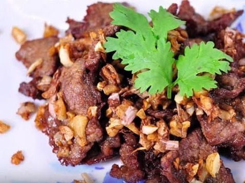 Nua Kratiam Prik Thai