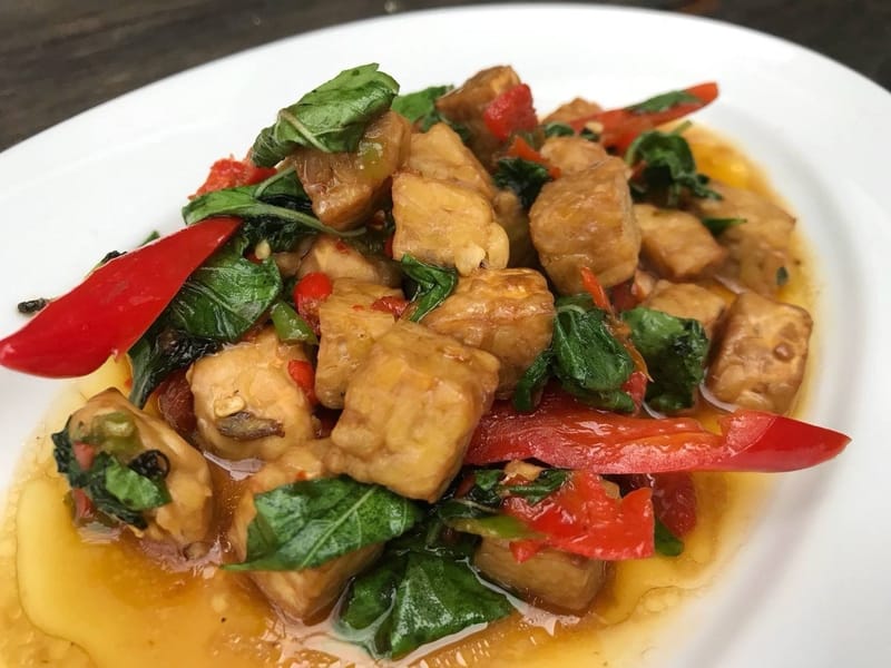 Phad Krapow Tao Hoo