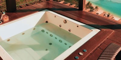 Wanna z hydromasażem SPA i jej niesłabnąca popularność