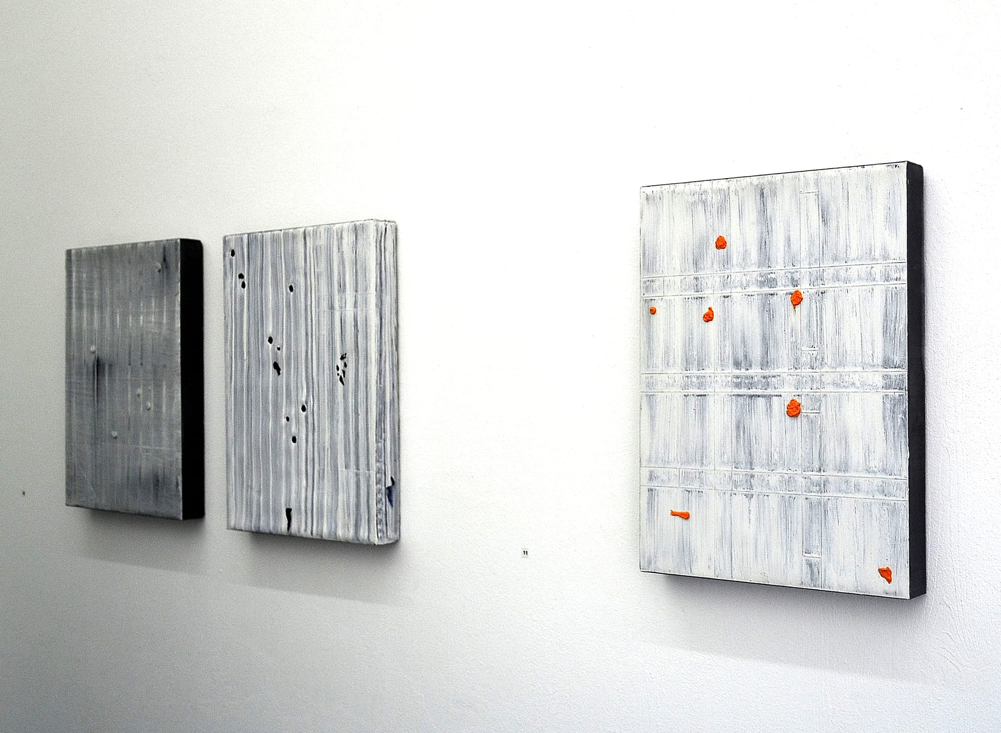 ZT - 3 werken op lood  2015 Bahnhof 25 (DE) mixed media op loodpaneel - 30x40x4 cm