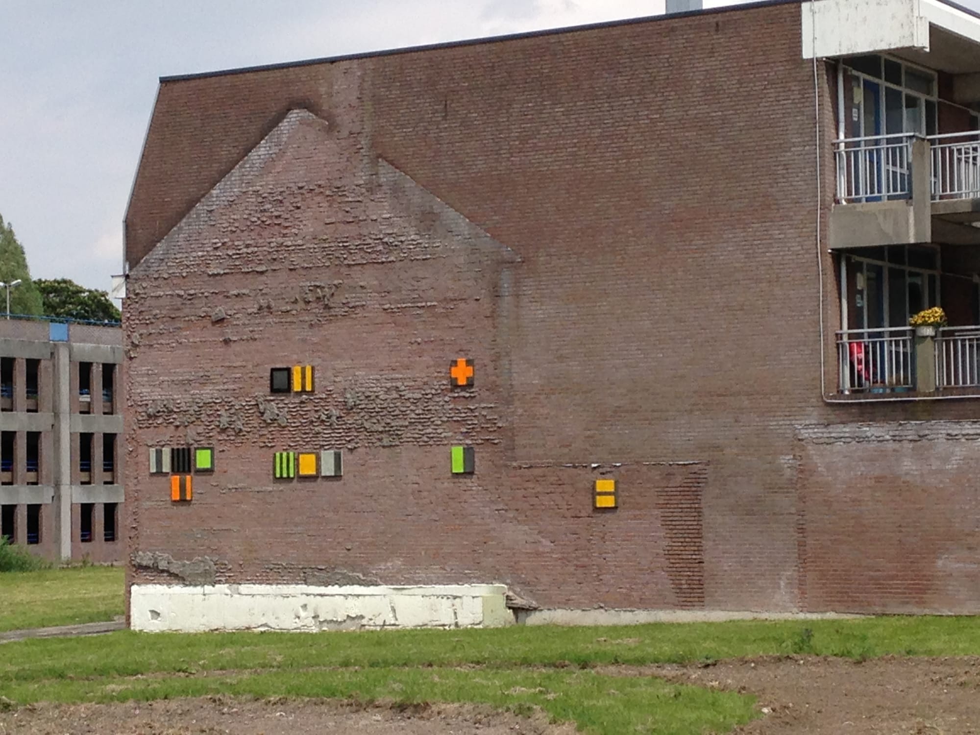 2015  25 Glossy Windows-project Symposion Constructivisme -reconstruction of the House