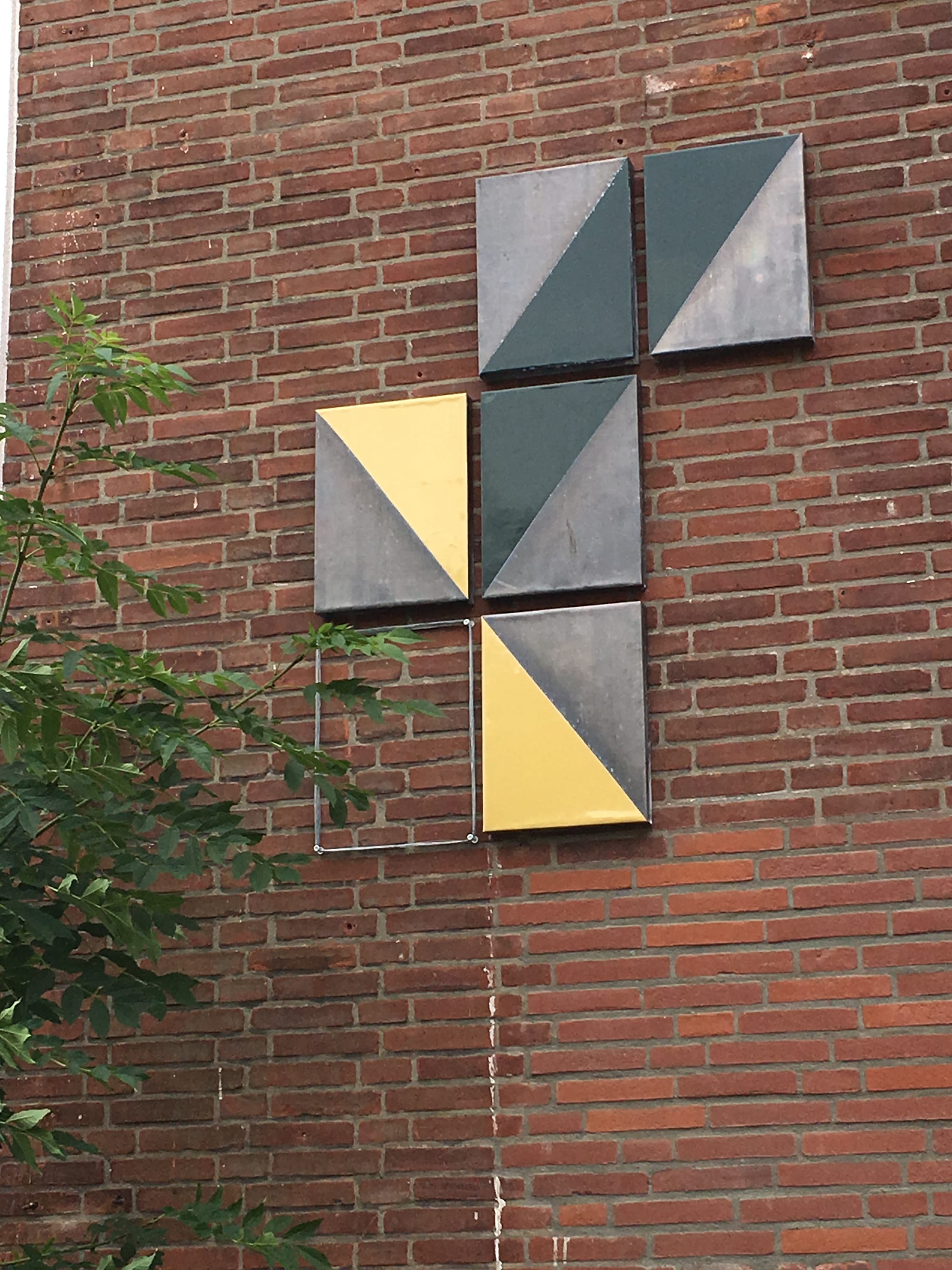 2019/2020 - Hoe kleurrijk mag je zijn - Project Caesuur M.Burg 5x loodpaneel en staalwikkeling -reflectie op Monumenten regels.