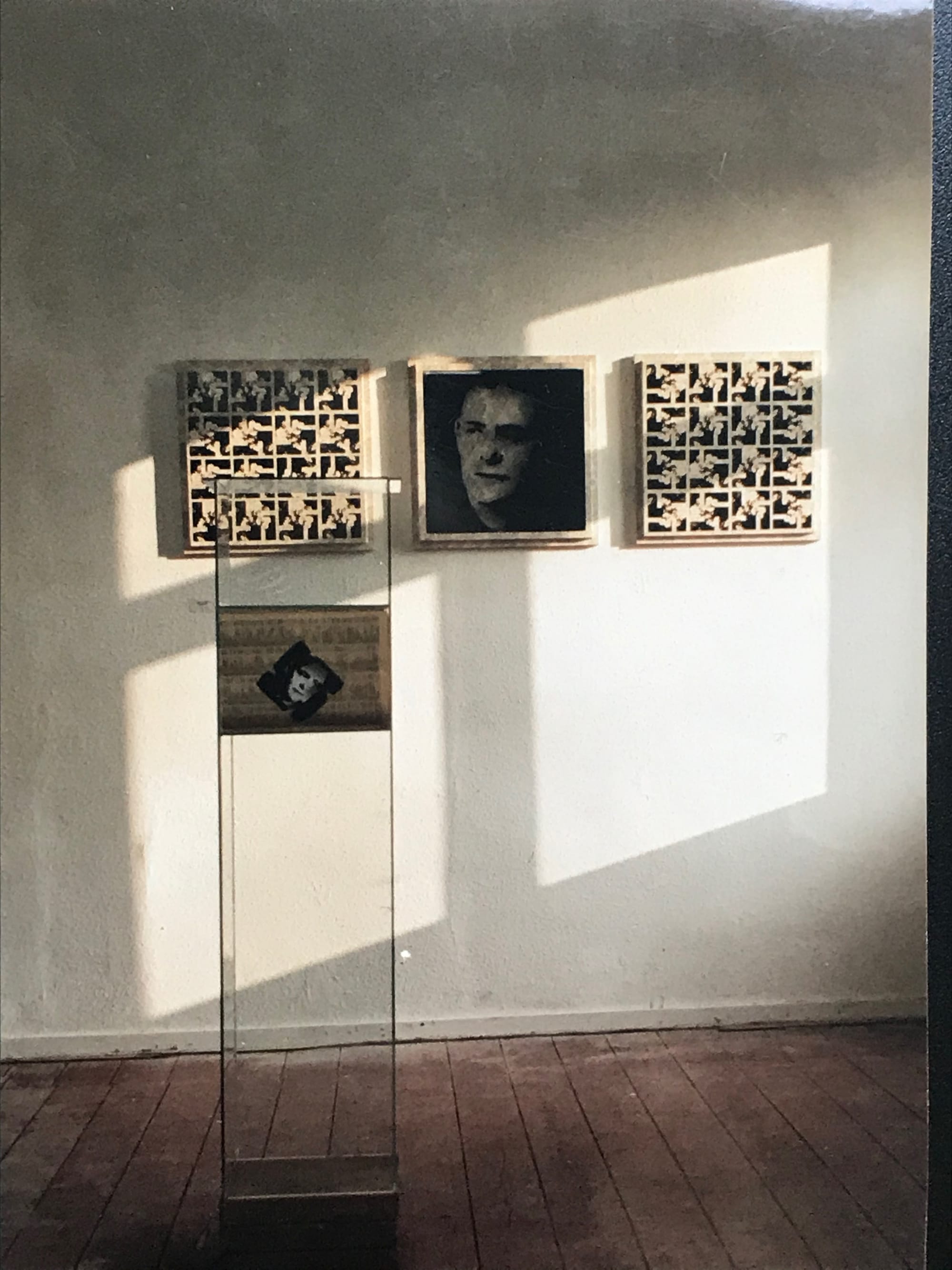 Face to Face in History 1996 -Ad Hoc Goes -installatie div materialen.