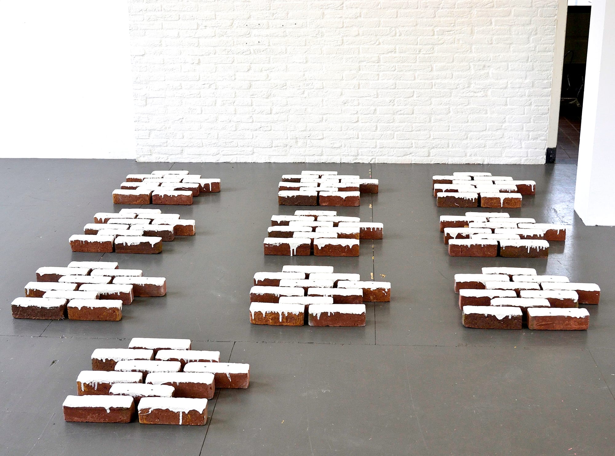 One Square Metre - installatie Burgh Haamstede 2015- stenen met lak en muurschildering