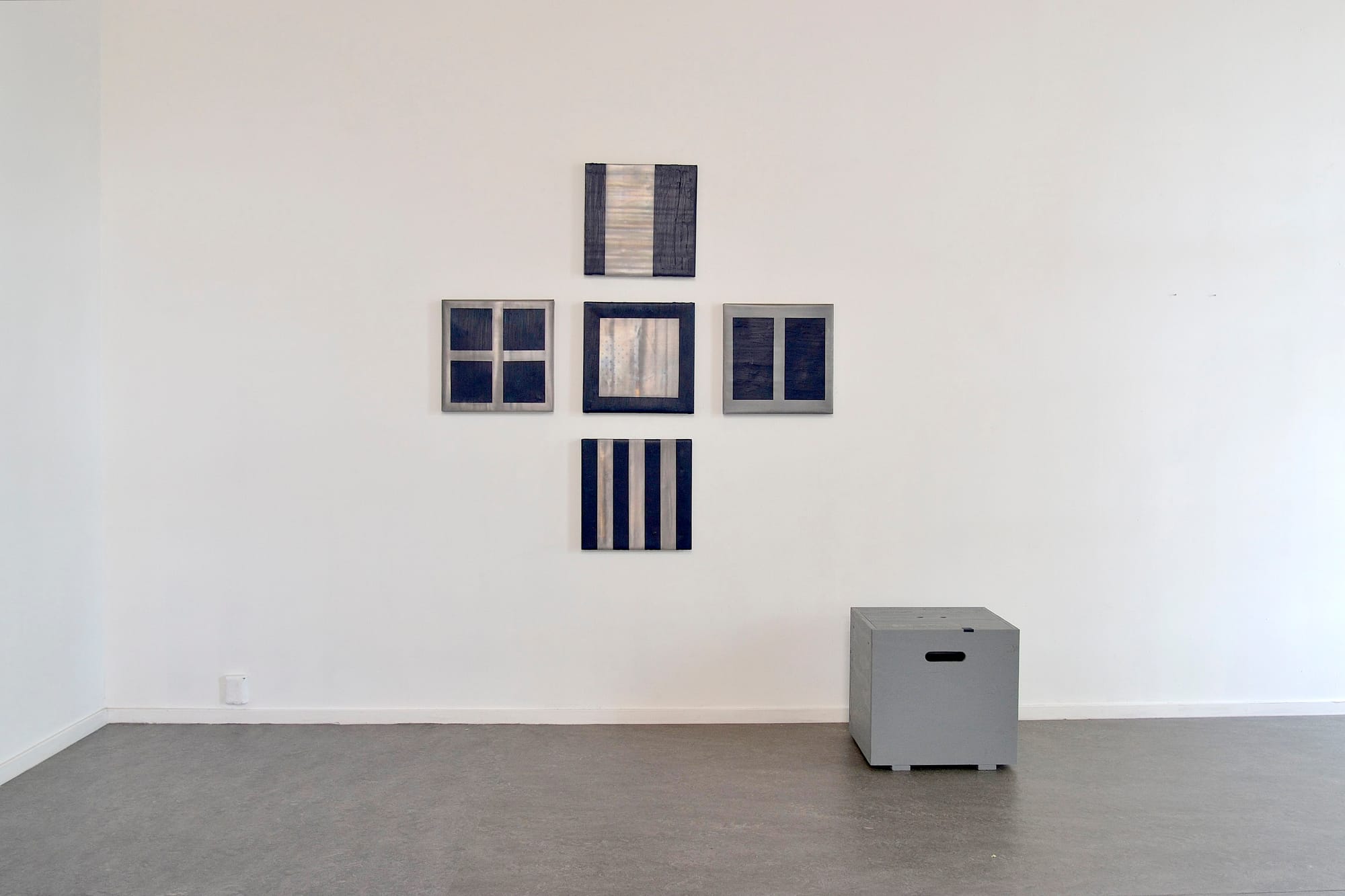 Studiobeeld ZT -DARK BLUE 2014/2015 Acryl op Loodpaneel 40x40x4 cm