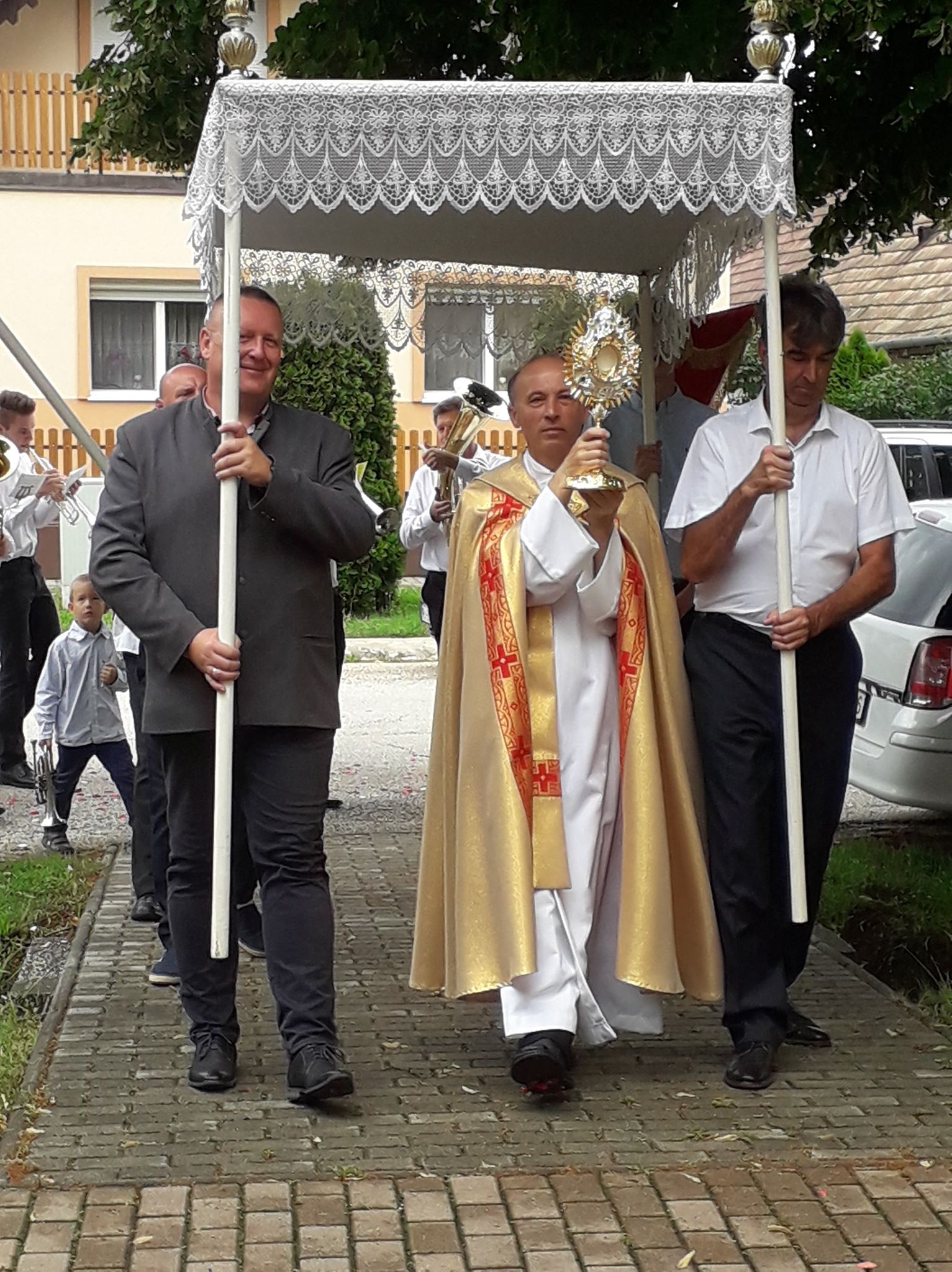 Szabó Zoltán plébános, elnök (1998-)