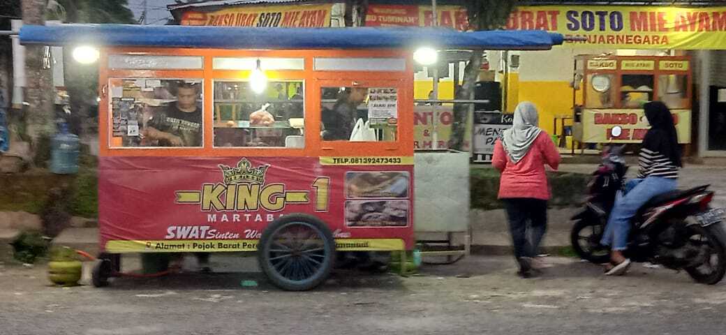 Bekerja di UMKM kuliner Martabak