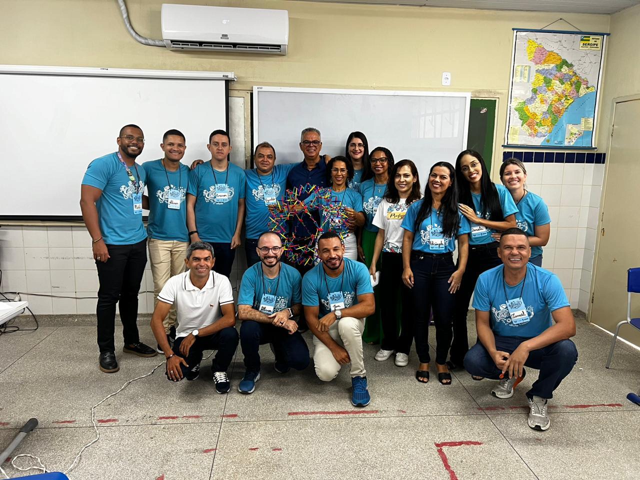 Palestra: Criatividade de todos nós - 8° FECINTEC do C. E. Prefeito Anfilófio Fernandes, na cidade de Umbaúba - Maio de 2024