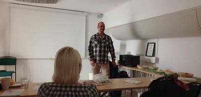 AVSLÖJA PARTNERN SOM INTE ÄR VAD DE VERKAR