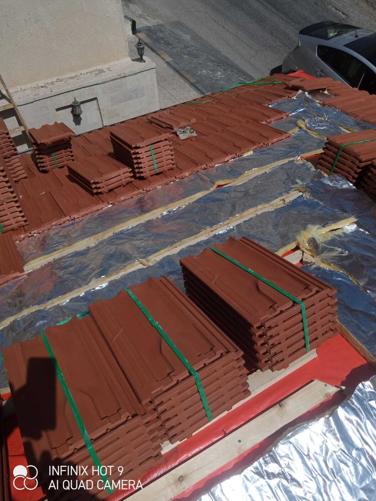 مجموعه من مظلات القرميد 