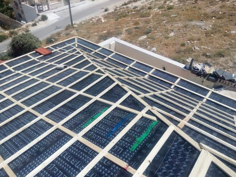 مجموعه من مظلات القرميد 