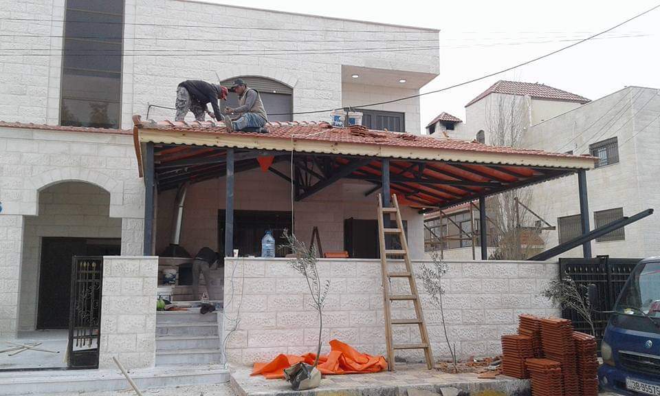 مجموعه من مظلات القرميد 