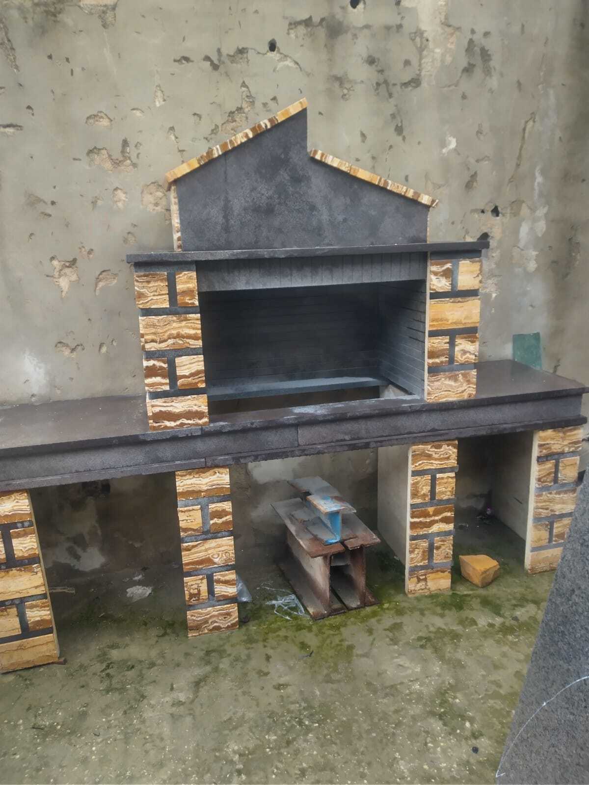 مجموعه من الباربكيو وشلالات