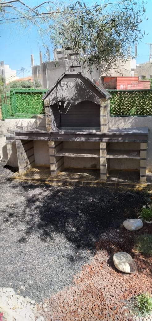 مجموعه من الباربكيو وشلالات