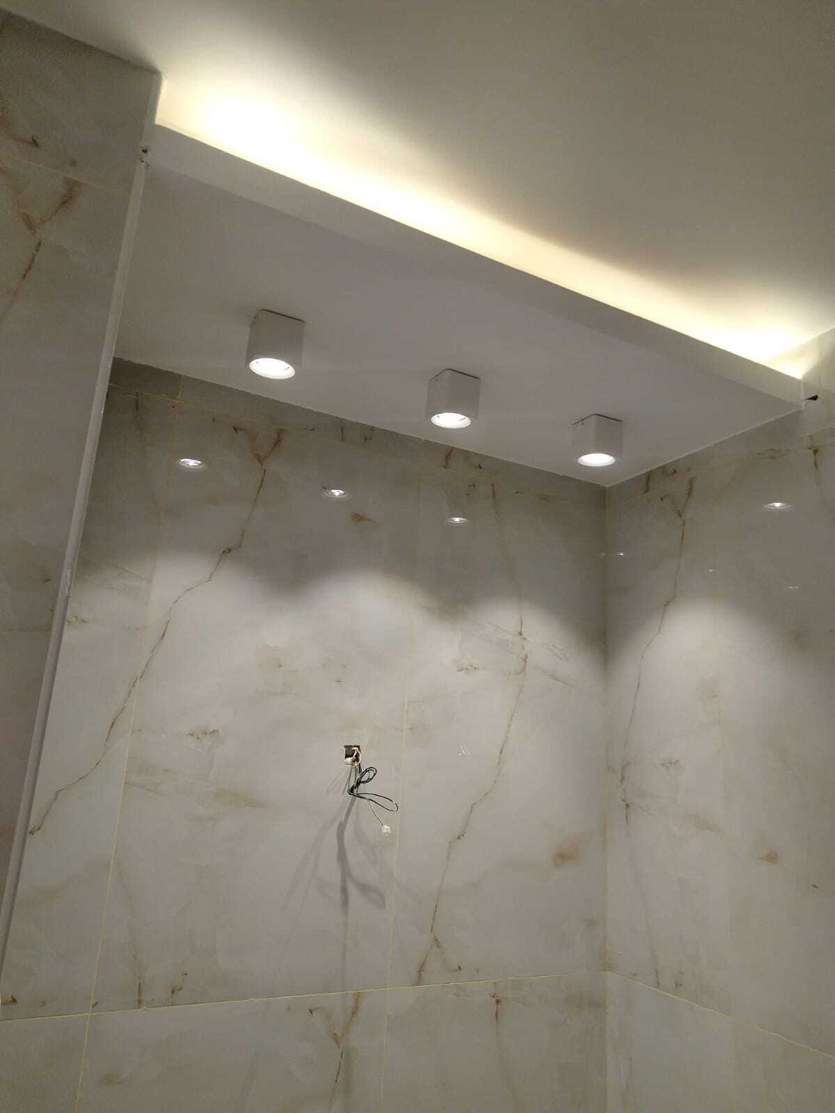 "استمتع بتحفة الفن في كل ركن من أركان حمامك مع تصميماتنا الرائعة." ديكورات حمامات المودرن و اكسسواراتها .