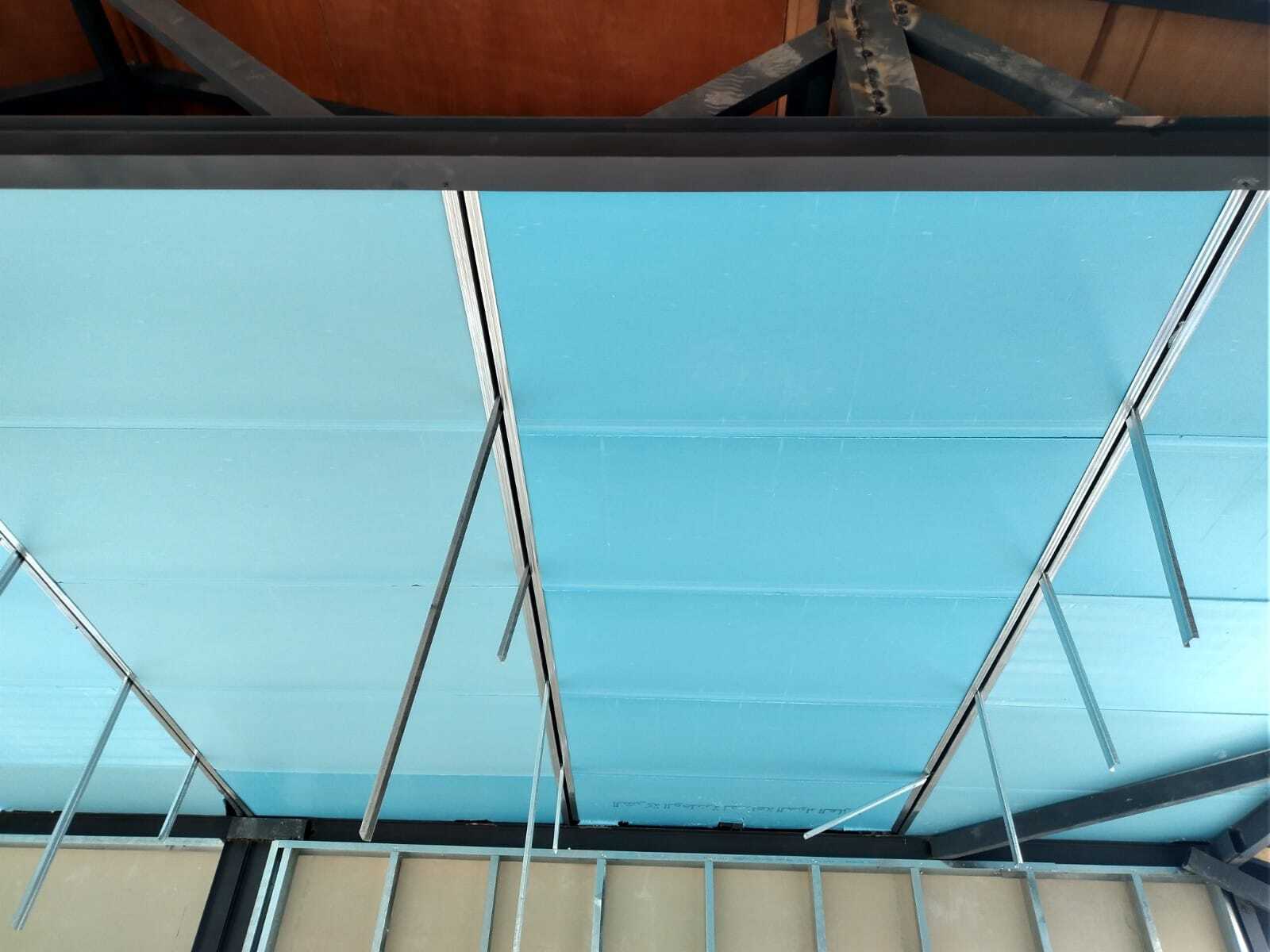 مجموعه من مظلات القرميد 