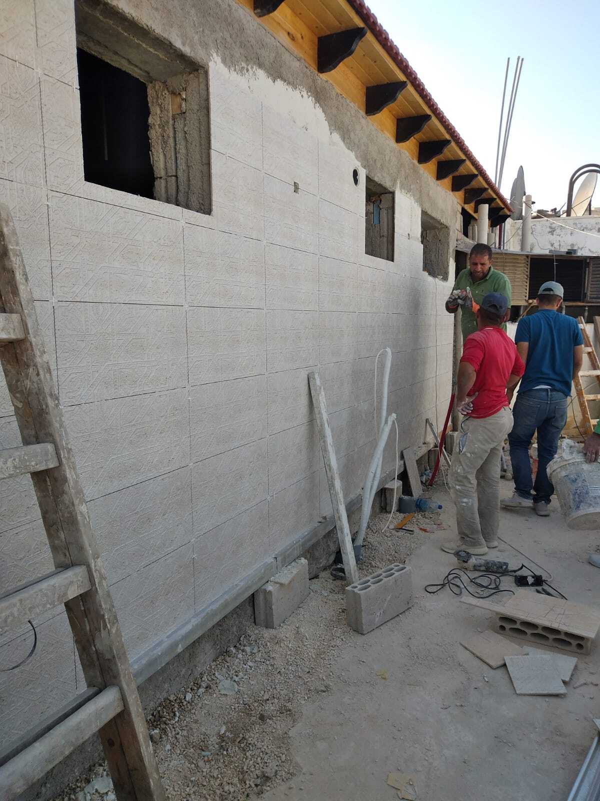 مجموعه من مظلات القرميد 