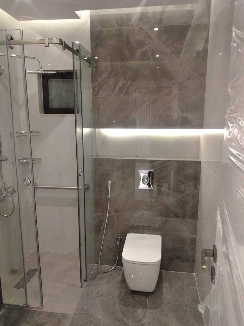 "استمتع بتحفة الفن في كل ركن من أركان حمامك مع تصميماتنا الرائعة." ديكورات حمامات المودرن و اكسسواراتها .