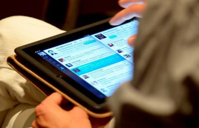 165) AWAS SCAMMER BAJU RAYA SEDANG BURU MANGSA - UTUSAN MALAYSIA - 13/04/2023