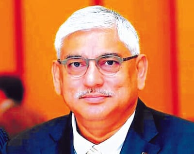 174) 'TANGAN GHAIB' PUNCA PRODUK BERACUN BERLELUASA - UTUSAN MALAYSIA - 02/05/2023