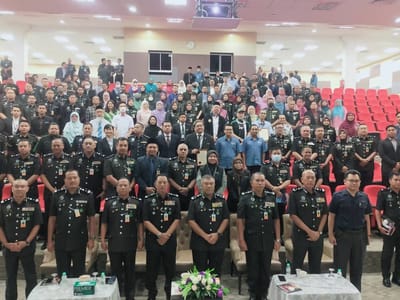 274) AKTIVITI | MAJLIS PERLANCARAN NOVEL GRAFIK " SAYA BEKAS EKSTREMIS" DAN PENGHARGAAN AGENSI RAKAN STRATEGIK JABATAN PENJARA MALAYSIA - PPIM - 20/12/2023