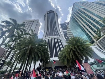 369) PESERTA HIMPUNAN MEGA DEMI PALESTIN BERARAK KE PADANG MERBOK - MALAYSIA GAZETTE - 02/03/2024