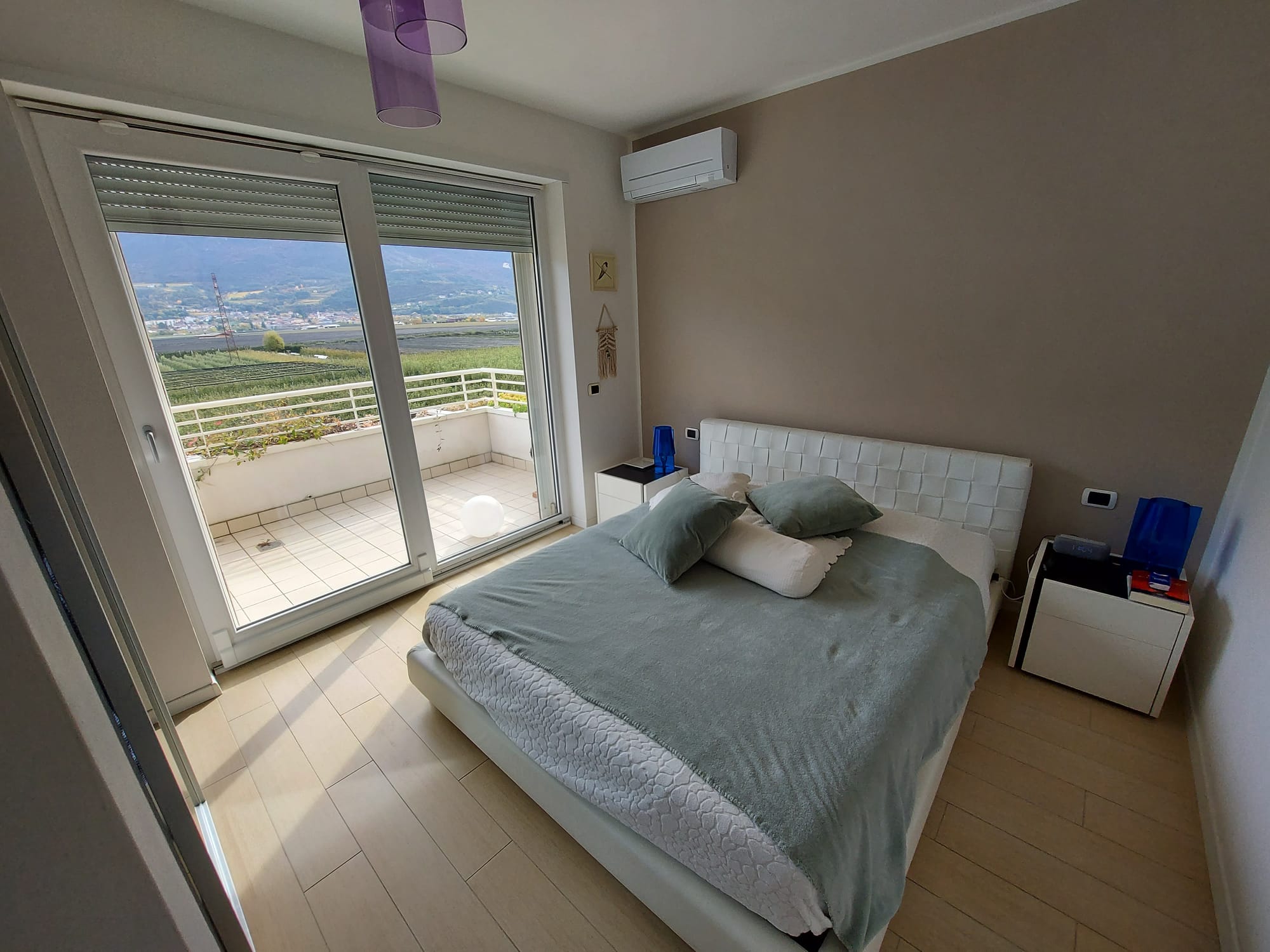 APPARTAMENTO CON GRANDE TERRAZZO 