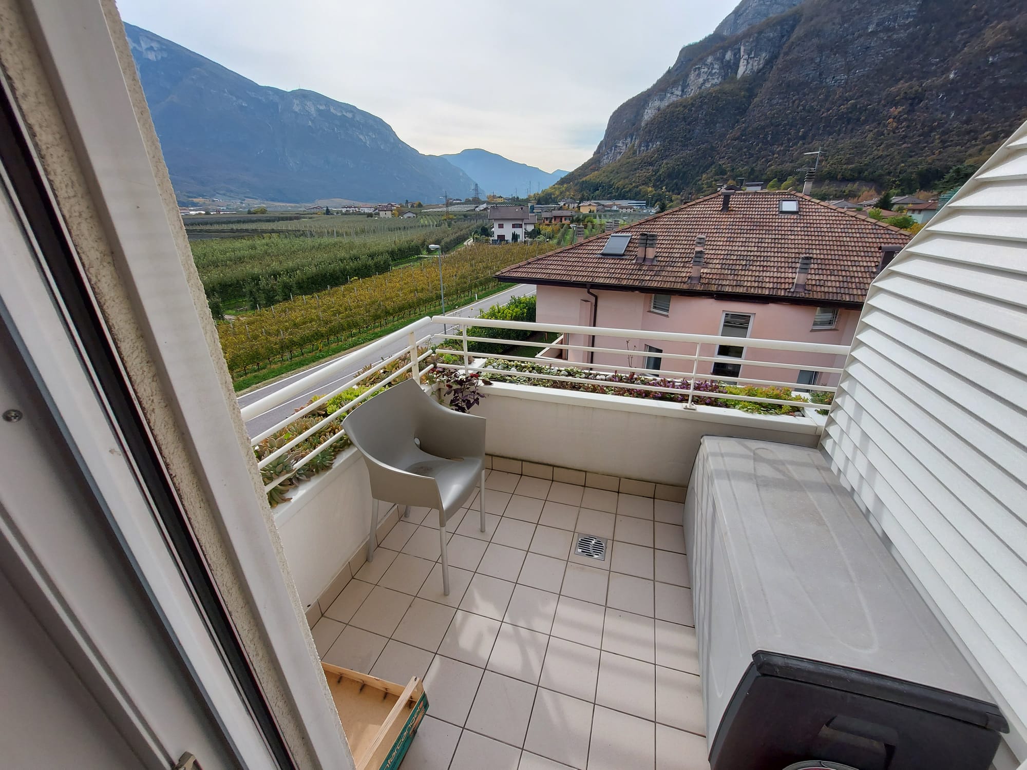 APPARTAMENTO CON GRANDE TERRAZZO 