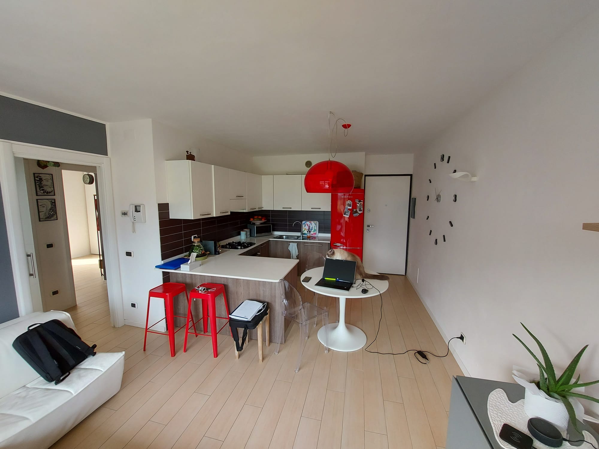 APPARTAMENTO CON GRANDE TERRAZZO 