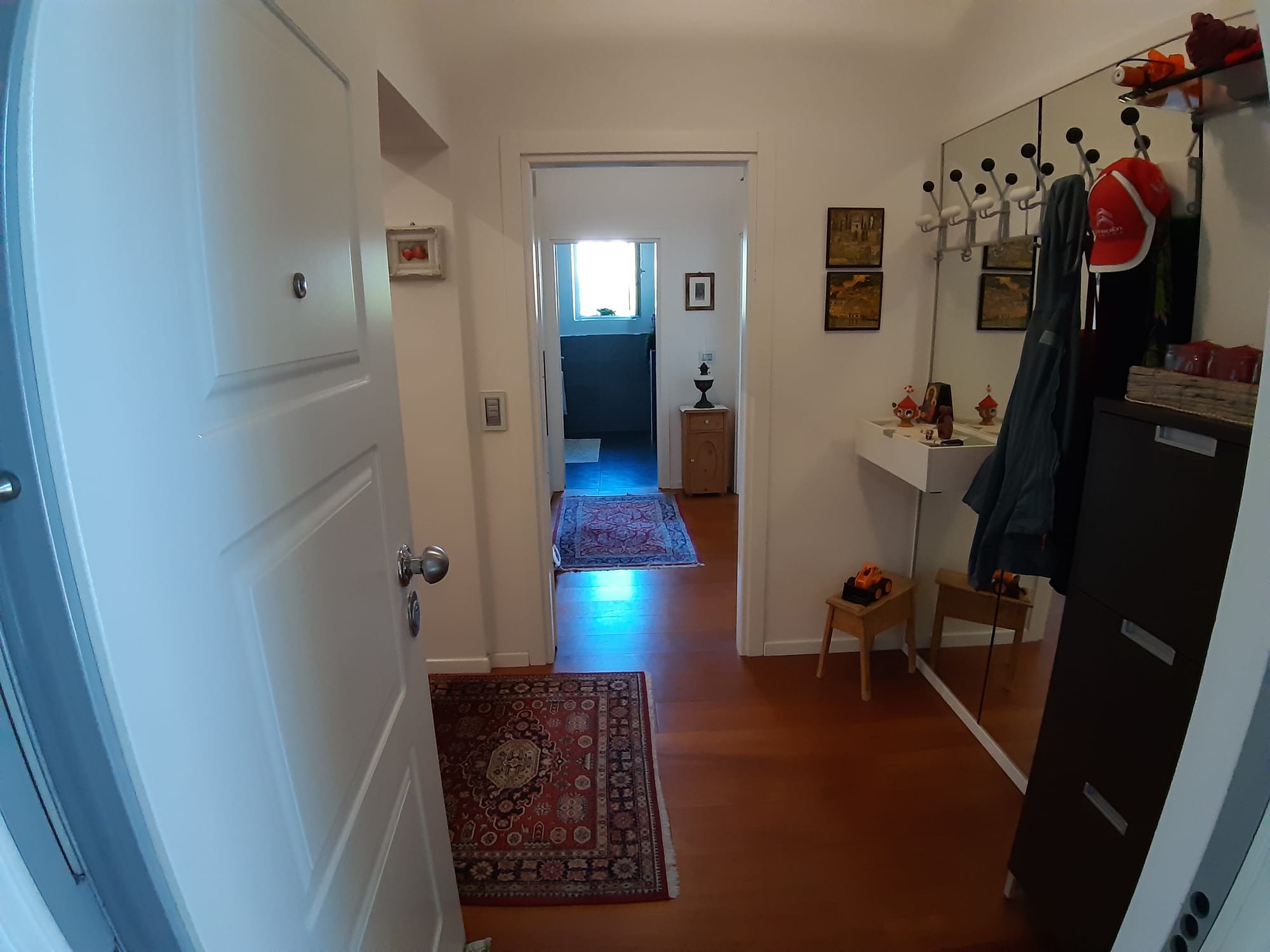 APPARTAMENTO ALL'ULTIMO PIANO CON SOGGIORNO E CUCINA SEPARATI